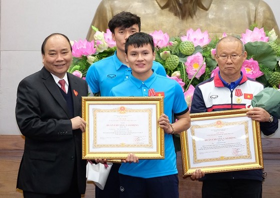 Thủ tướng Nguyễn Xuân Phúc gặp mặt, khen thưởng đội tuyển U23 Việt Nam ảnh 1