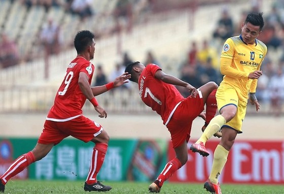 Các CLB Việt Nam đang thụt lùi ở sân chơi châu lục ảnh 1