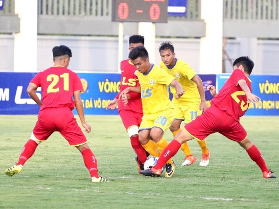 VCK giải U17 quốc gia - Cúp Thái Sơn Nam 2018, Chủ nhà khởi đầu thuận lợi ảnh 1