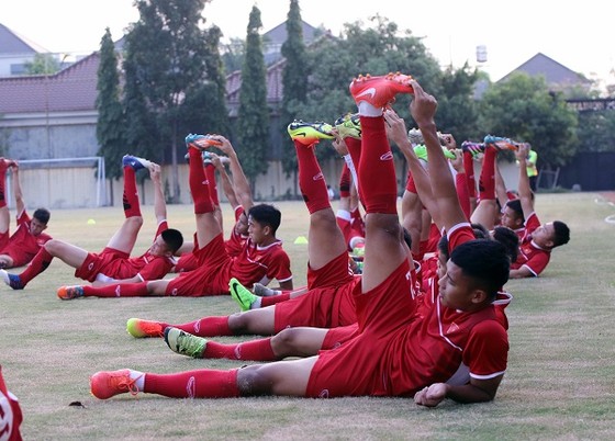 U19 Việt Nam thả lỏng sau trận hòa Thái Lan ảnh 1