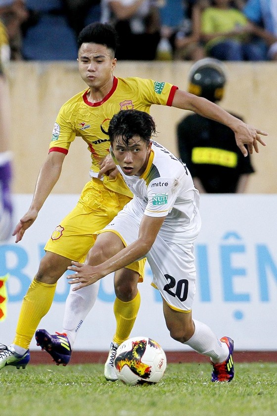 Vòng 18 Nuti Cafe V-League 2018: Nam Định trắng tay trên sân nhà ảnh 1
