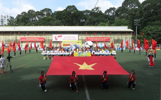 Khởi tranh Giải Futsal Hội nhà báo TPHCM - Cup Thái Sơn Nam 2018 ảnh 1