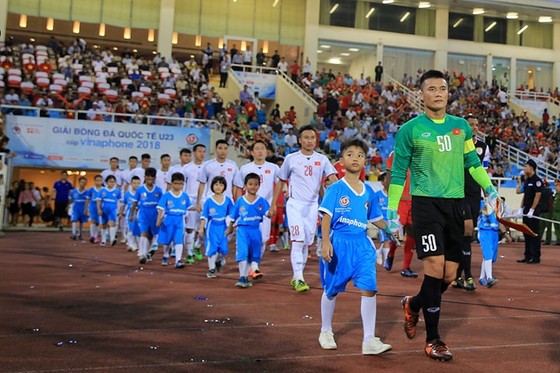 (Trực tiếp) Olympic Việt Nam - Olympic Oman 1-0: Văn Hậu thực hiện siêu phẩm phút 90 ảnh 3