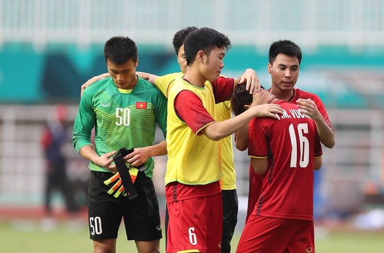 Việt Nam - UAE 1-1 (pen. 3-4): Nghiệt ngã loạt sút luân lưu ảnh 6