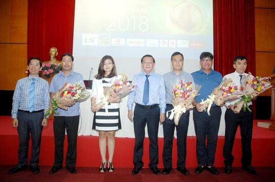 Họp báo công bố Giải thưởng Quả bóng Vàng Việt Nam 2018 ảnh 2