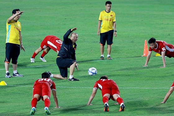 Đội tuyển Việt Nam gấp rút chuẩn bị cho AFF Cup 2018. Ảnh: MINH HOÀNG