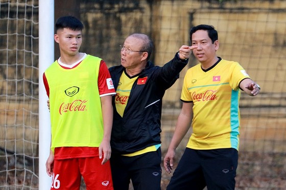 Lộ thời điểm đội tuyển Việt Nam chốt danh sách 23 tuyển thủ dự AFF Cup 2018 ảnh 1