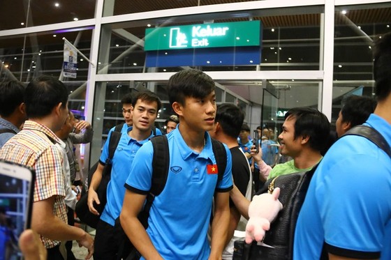 Văn Toàn cùng đội tuyển Việt Nam sang Malaysia ảnh 3