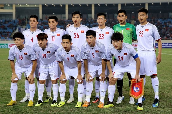 HLV Park Hang-seo chia tay 4 cầu thủ trước khi sang Qatar ảnh 1