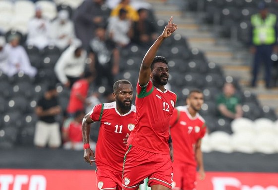 Oman giành vé vào vòng 1/8 ờ phút bù giờ. Ảnh: AFC