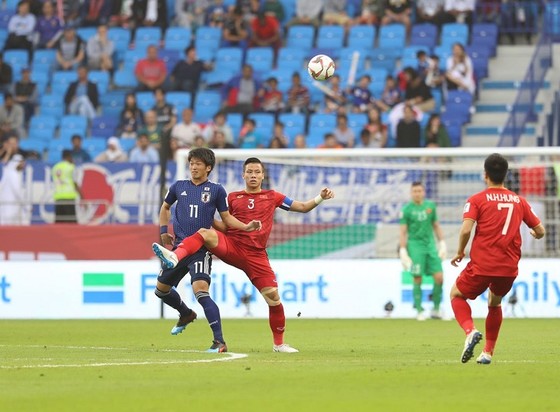(Trực tiếp) Việt Nam - Nhật Bản 0-1: VAR lại đem niềm vui về cho Nhật Bản ảnh 8