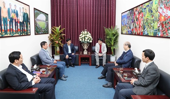 Bộ trưởng Bộ VH-TT&DL Nguyễn Ngọc Thiện thăm các đội tuyển quốc gia ảnh 3