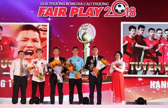 Thầy trò đội tuyển Việt Nam được vinh danh tại giải Fair-Play 2018 ảnh 2
