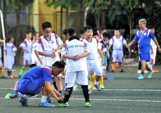 Lớp bóng đá “Ươm mầm tương lai” – Hoài niệm một thời về Cảng Sài Gòn  ảnh 1