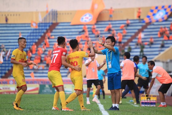 Nam Định tiếp tục thi đấu thành công trên sân nhà. Ảnh: MINH HOÀNG