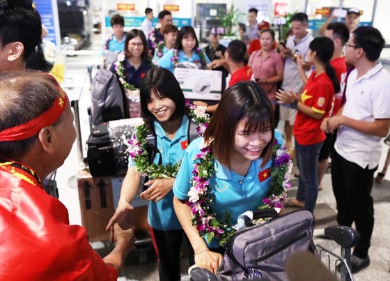 Đội tuyển nữ Việt Nam được thưởng gần 3 tỷ đồng ảnh 3