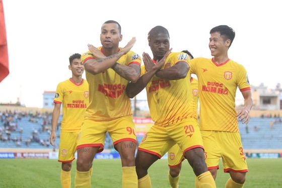 V-League 2019: Chỉ còn cuộc đua giữa Thanh Hóa và Khánh Hòa ảnh 2