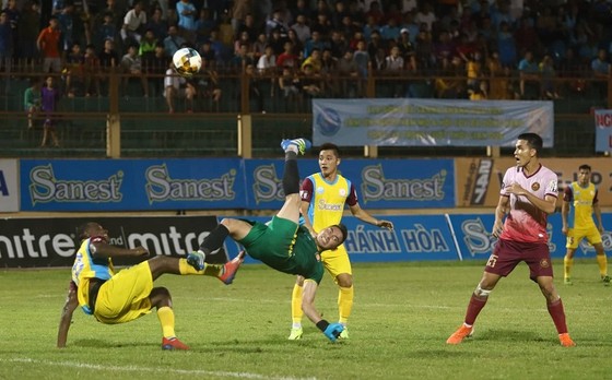 V-League 2019: Chỉ còn cuộc đua giữa Thanh Hóa và Khánh Hòa ảnh 1