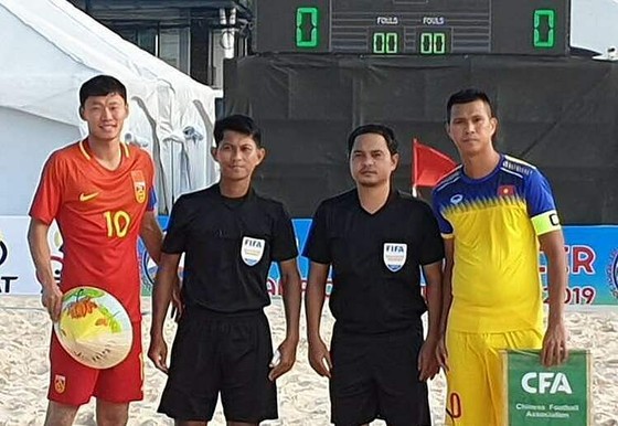 Việt Nam thắng Trung Quốc 7-5 tại Giải bóng đá bãi biển AFF 2019 ảnh 1