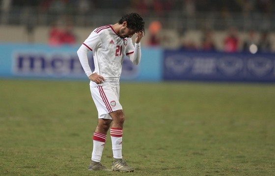 UAE thua tuyển Việt Nam vì trọng tài rút thẻ đỏ quá nhanh ảnh 1