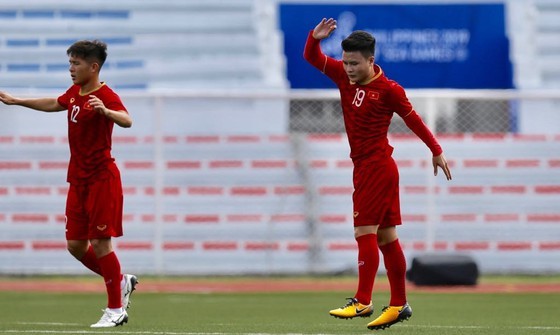 Việt Nam - Lào 6-1: Quang Hải ghi bàn thứ 6 cho đội nhà ảnh 2