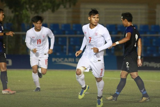 Myanmar giành vé đi tiếp sau chiến thắng ngược dòng trước Campuchia. 