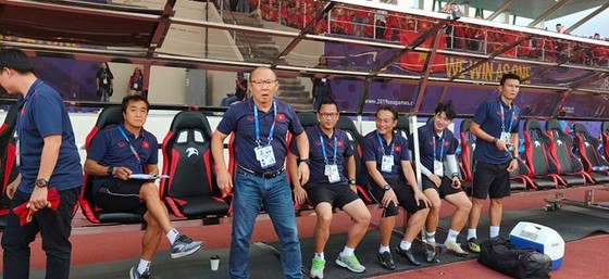 Việt Nam - Thái Lan 2-2: Việt Nam biến Thái Lan trở thành cựu vô địch  ảnh 4