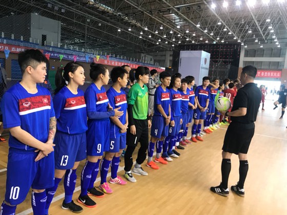 Đội tuyển futsal nữ Việt Nam sang Thái Lan tập huấn ảnh 1