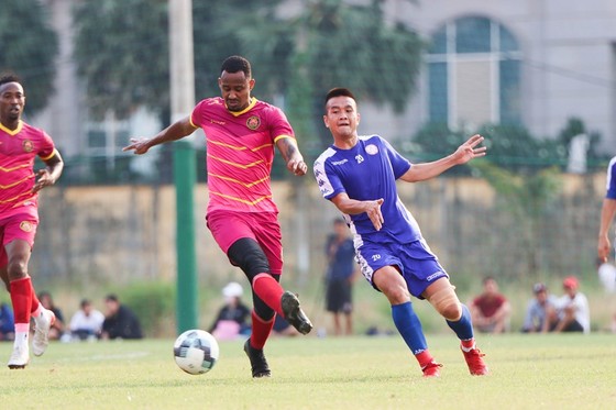 CLB TPHCM thắng CLB Sài Gòn 1-0 ở trận tất niên ảnh 2