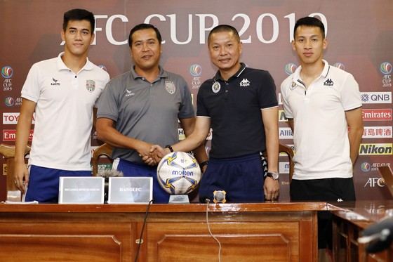 Nguyễn Thanh Sơn và Chu Đình Nghiêm, 2/11 thầy nội ở V-League 2020. 