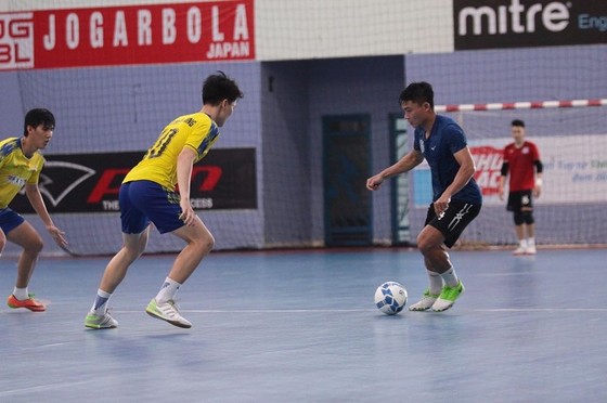 Các ông thầy futsal ‘nhức cả đầu’ vì Covid-19 ảnh 1