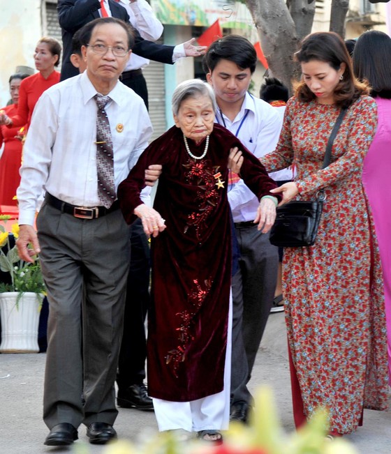 Phó Thủ tướng Trương Hòa Bình dự lễ khánh thành Nhà truyền thống 'Huyền thoại vùng lõm Bảy Hiền' ảnh 4