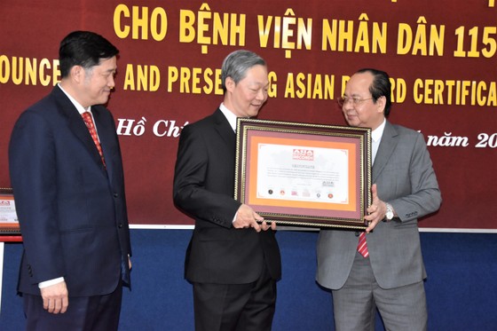 Bệnh viện Nhân Dân 115 đón nhận 3 kỷ lục châu Á ảnh 2