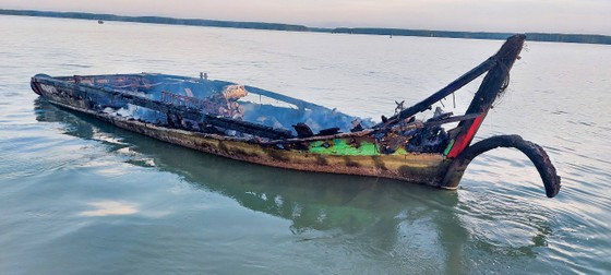 Tàu kéo bốc cháy trên sông Lòng Tàu, 4 người được cứu sống ảnh 5
