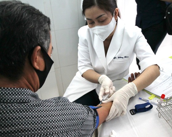 Bắt đầu tiêm thử nghiệm vaccine Covid-19 “made in Vietnam” giai đoạn 2 tại Long An ảnh 4