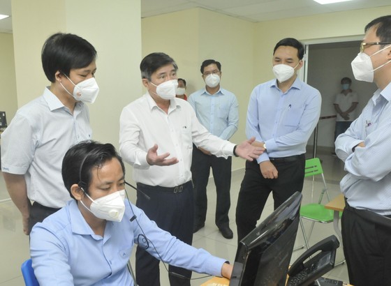 Chủ tịch UBND TPHCM Nguyễn Thành Phong: Tuyệt đối không được chậm trễ vận chuyển bệnh nhân F0 ảnh 1