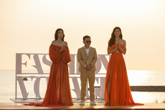 NTK Lê Thanh Hòa ra mắt BST thời trang mới 'Like The Sunshine' ảnh 2