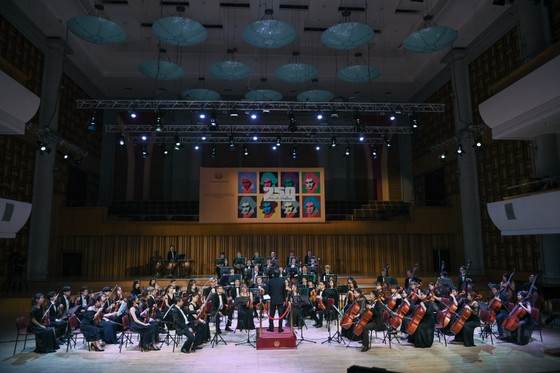 Hơn 100 nghệ sĩ giao hưởng cùng trình diễn tại buổi hòa nhạc The Great German Three B’s ảnh 5