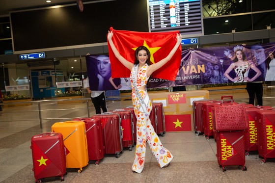 Hoa hậu Khánh Vân chính thức lên đường sang Mỹ chinh phục Miss Universe ảnh 2