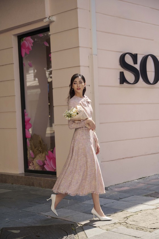 Hoa hậu Lương Thùy Linh thanh lịch trong thiết kế của Lê Thanh Hòa ảnh 5