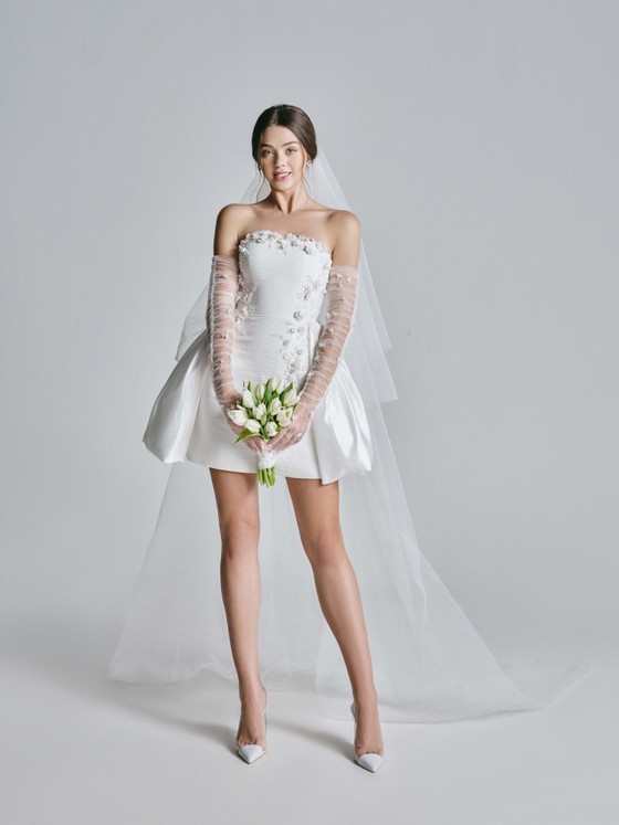 Lê Thanh Hòa ra mắt bộ sưu tập váy cưới  ảnh 8