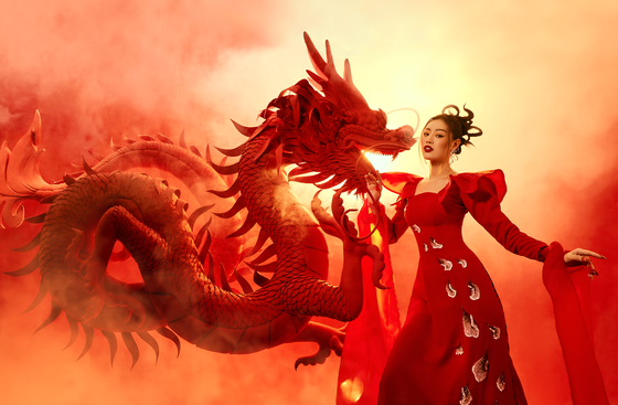 Bộ ảnh Tết Nhâm Dần cùng hình tượng rồng của Hoa hậu Khánh Vân ảnh 1