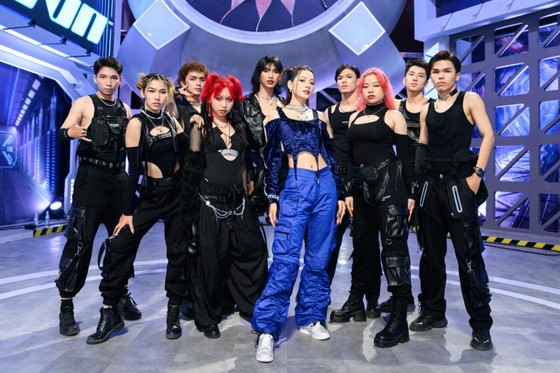 MC Trấn Thành, 4 đội trưởng cùng dàn tuyển thủ chào sân Street Dance Việt Nam ảnh 3