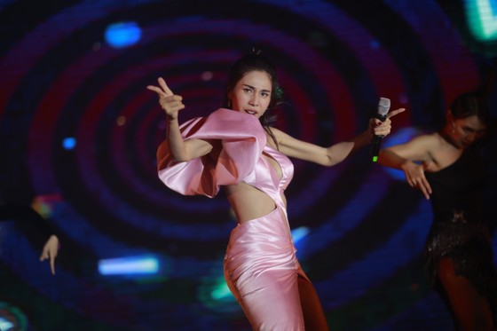 Thủy Tiên, Ricky Star, Blacka… hội ngộ tại Music Festival “Xin chào SEA Games” Huế ảnh 1