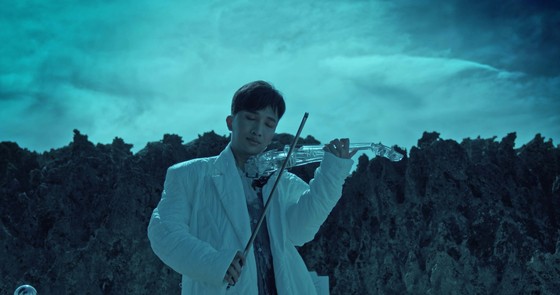 Nghệ sĩ violin Hoàng Rob thực hiện dự án album Mùa hè vĩnh cửu ảnh 3