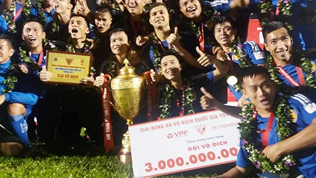 Quảng Nam đoạt ngôi vô địch Toyota - V.League 2017