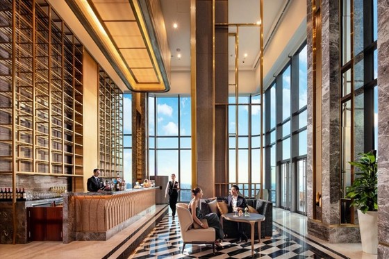 Có gì bên trong khách sạn siêu sang cao nhất Đông Nam Á? ảnh 1