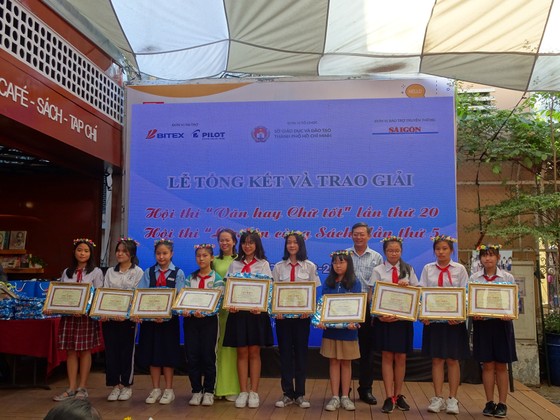 Lan tỏa giá trị tâm hồn thông qua hai hội thi “Lớn lên cùng sách” và “Văn hay chữ tốt" ảnh 3