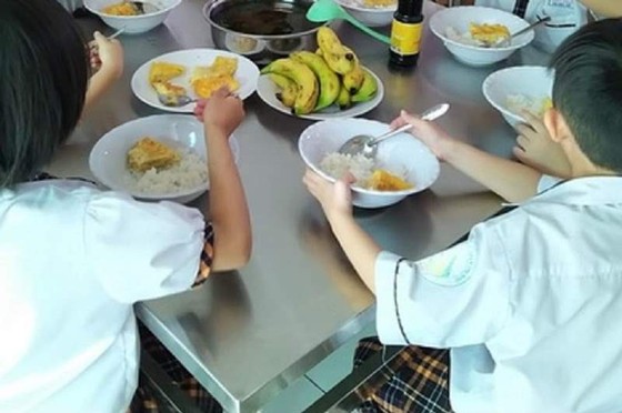Xử lý dứt điểm vụ bữa ăn bán trú tại Trường Tiểu học Trần Thị Bưởi ngay trong tuần này ảnh 1