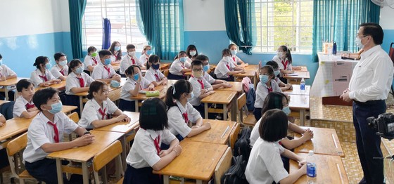 TPHCM: Hơn 1,7 triệu học sinh quay lại trường học  ảnh 1